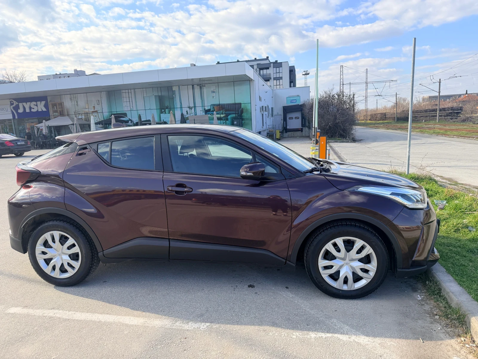 Toyota C-HR 1, 8 HYBRID E-CVT 2WD, снимка 3 - Автомобили и джипове - 54014348