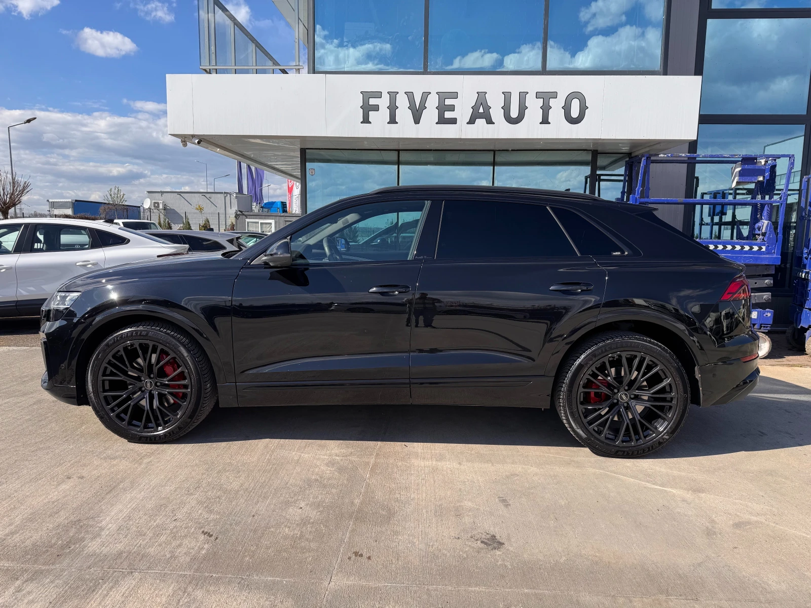 Audi Q8 / FACE / S-Line / Bang & Olufsen / Pano / 360 / , снимка 4 - Автомобили и джипове - 54298798