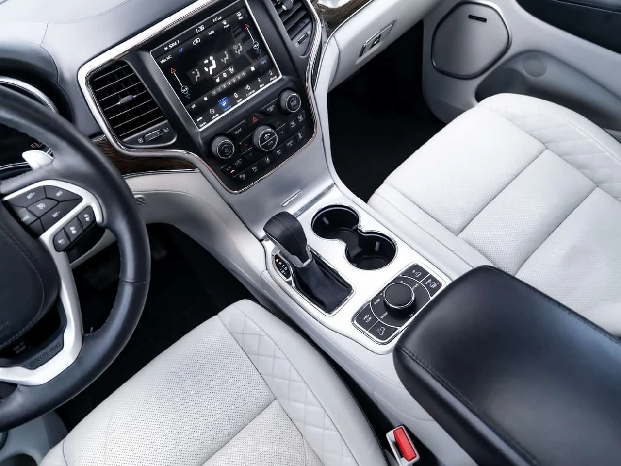 Jeep Grand cherokee Summit 5.7 Hemi V8 * Фиксирана цена до БГ * CARFAX, снимка 9 - Автомобили и джипове - 54639927