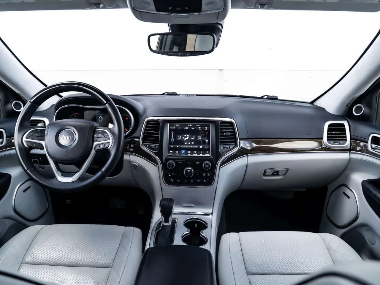 Jeep Grand cherokee Summit 5.7 Hemi V8 * Фиксирана цена до БГ * CARFAX, снимка 8 - Автомобили и джипове - 54639927
