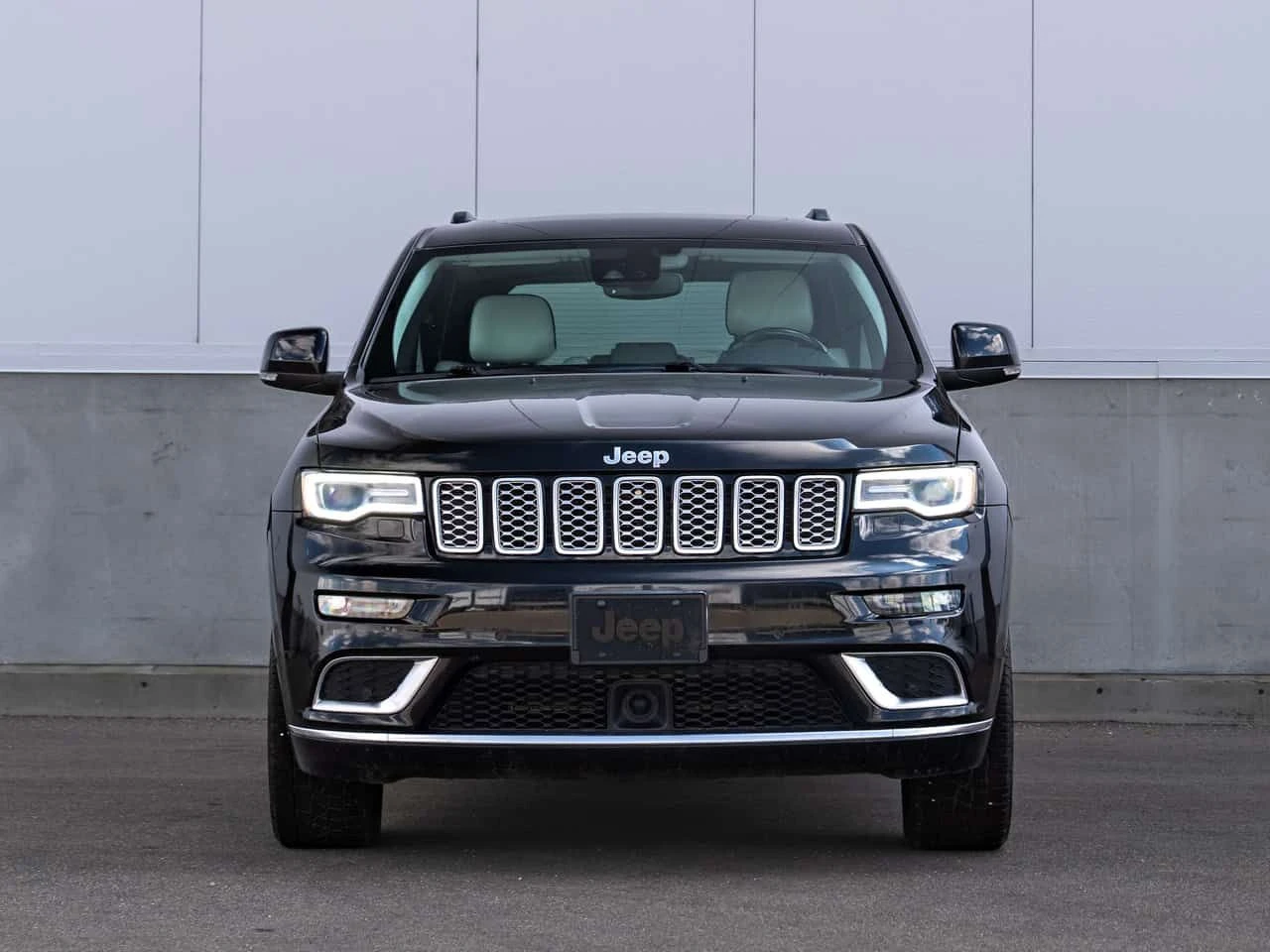 Jeep Grand cherokee Summit 5.7 Hemi V8 * Фиксирана цена до БГ * CARFAX, снимка 2 - Автомобили и джипове - 54639927
