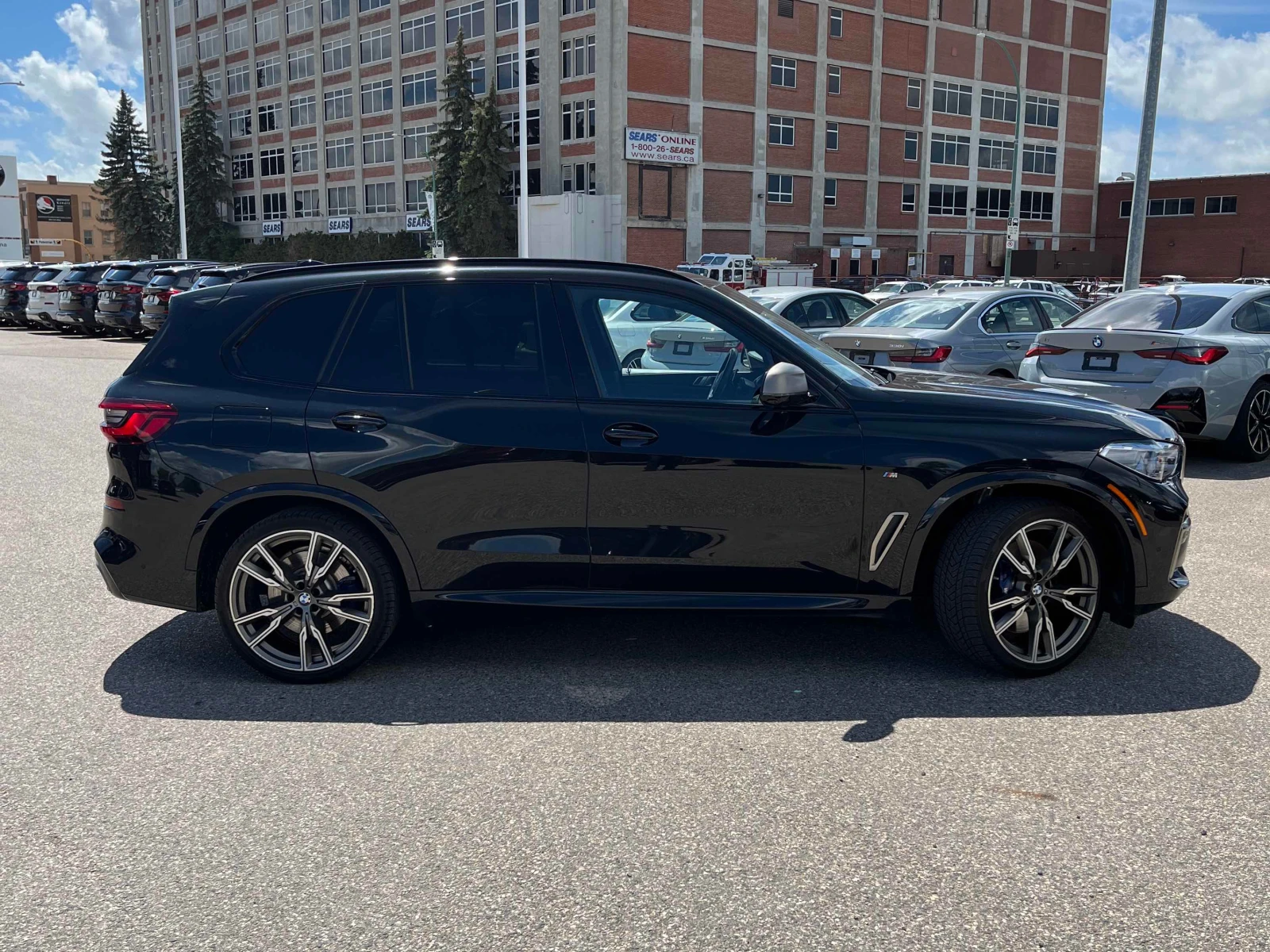 BMW X5 M50i xDrive* DISTRONIC* SWAROVSKI* B&W* ОБДУХВАНЕ*, снимка 4 - Автомобили и джипове - 55172862
