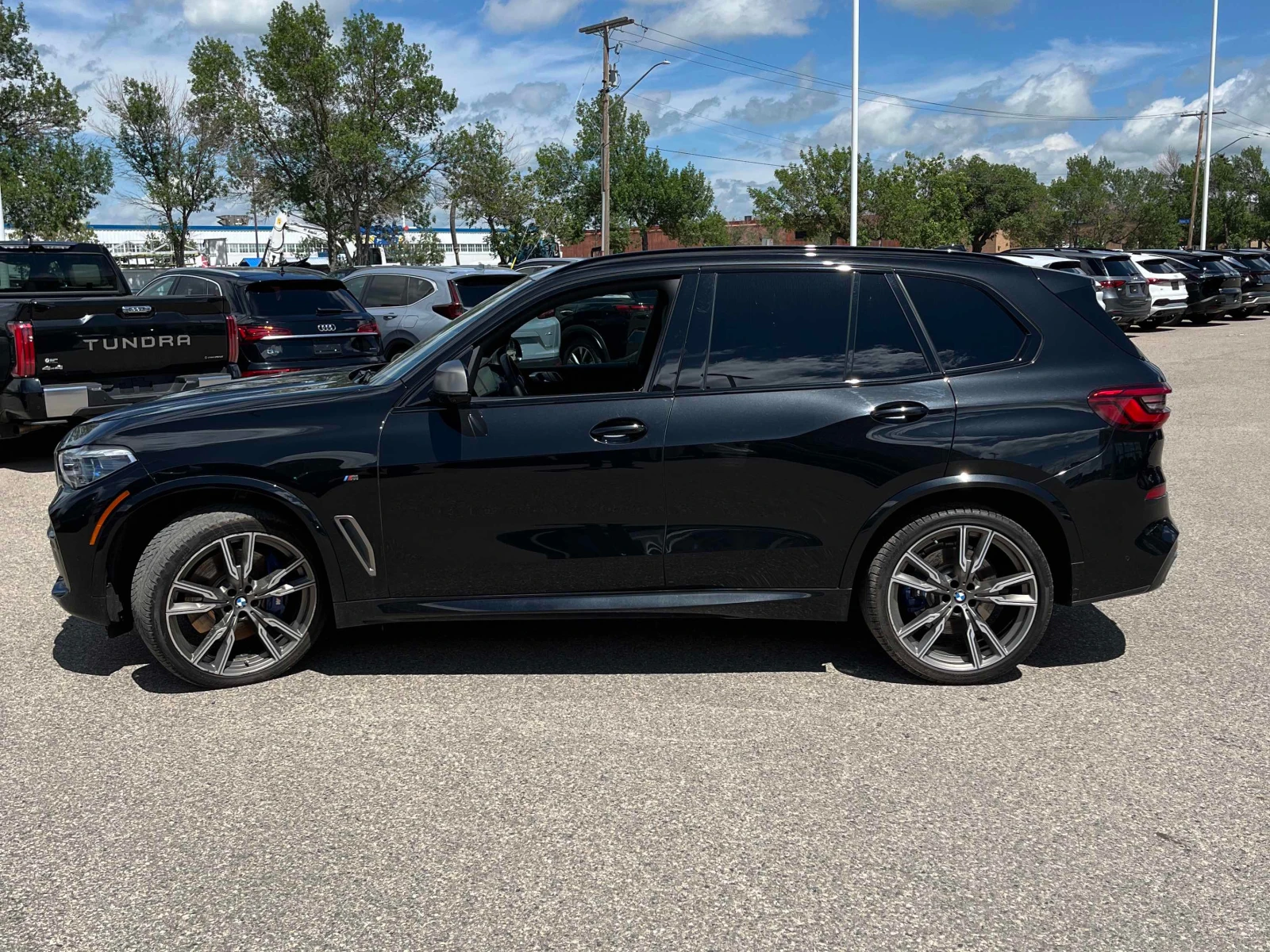 BMW X5 M50i xDrive* DISTRONIC* SWAROVSKI* B&W* ОБДУХВАНЕ*, снимка 3 - Автомобили и джипове - 55172862