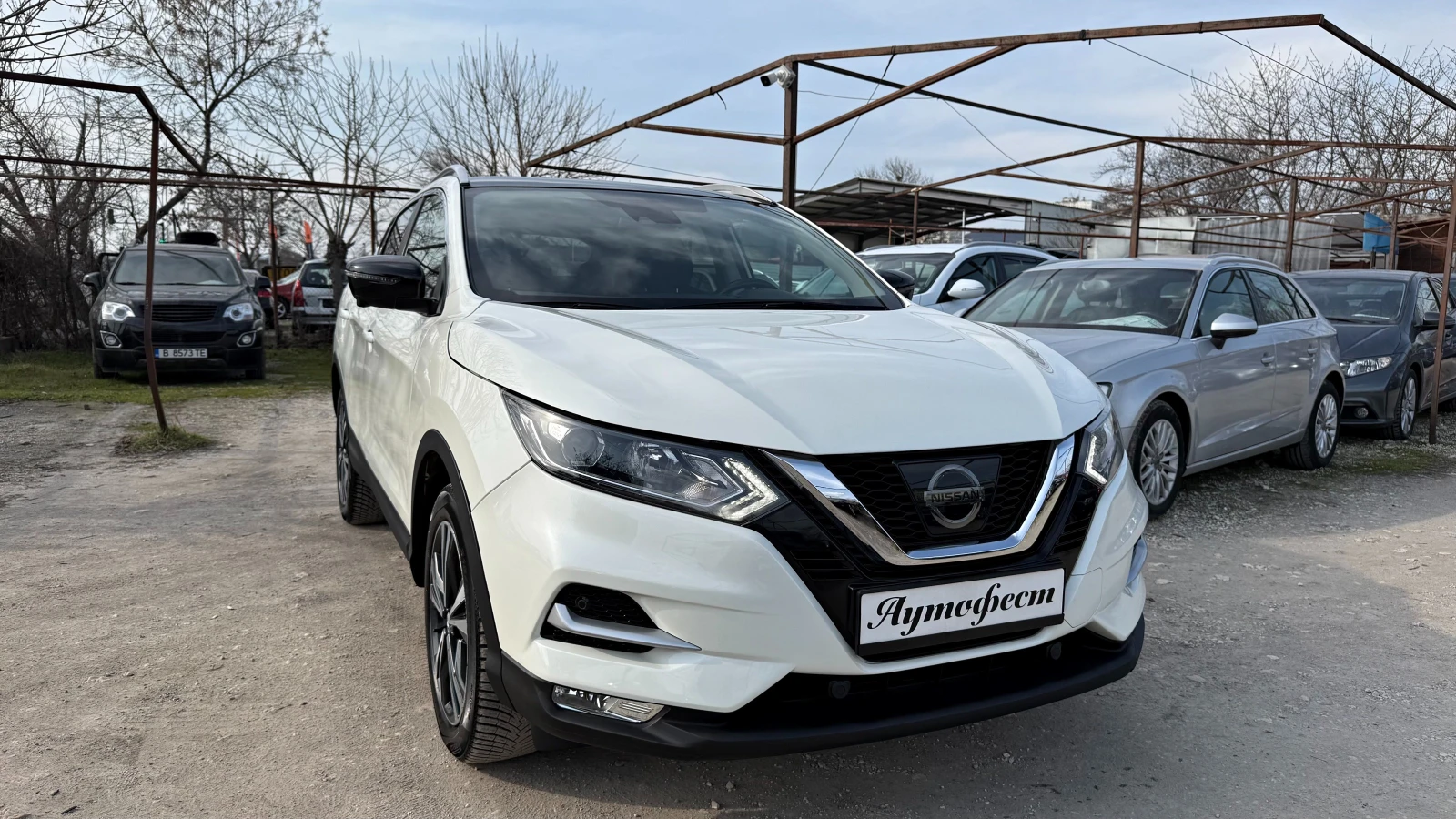 Nissan Qashqai 1.5DCI НАВИ ПАНОРАМА ЕВРО-6Б, снимка 2 - Автомобили и джипове - 55619340