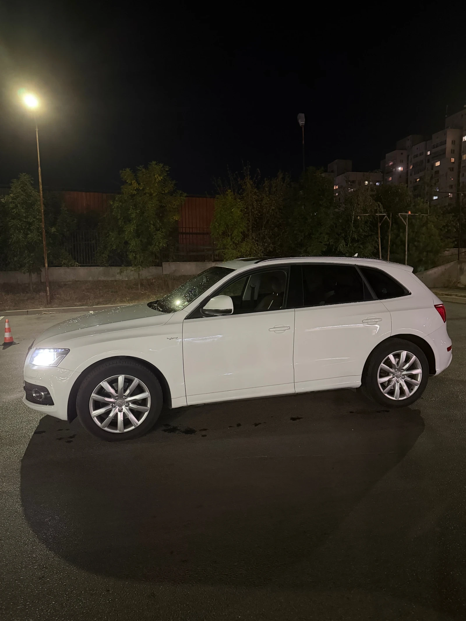 Audi Q5, снимка 4 - Автомобили и джипове - 56024601
