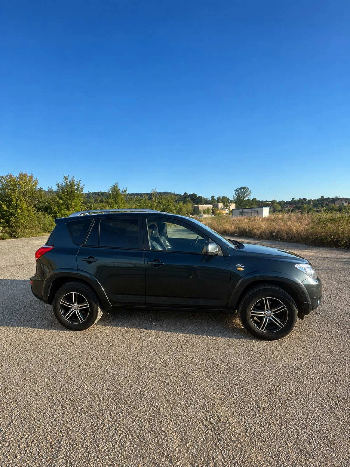 Toyota Rav4 4x4 2.2 D-CAT 177 к.с. Напълно обслужена, снимка 4 - Автомобили и джипове - 56045574