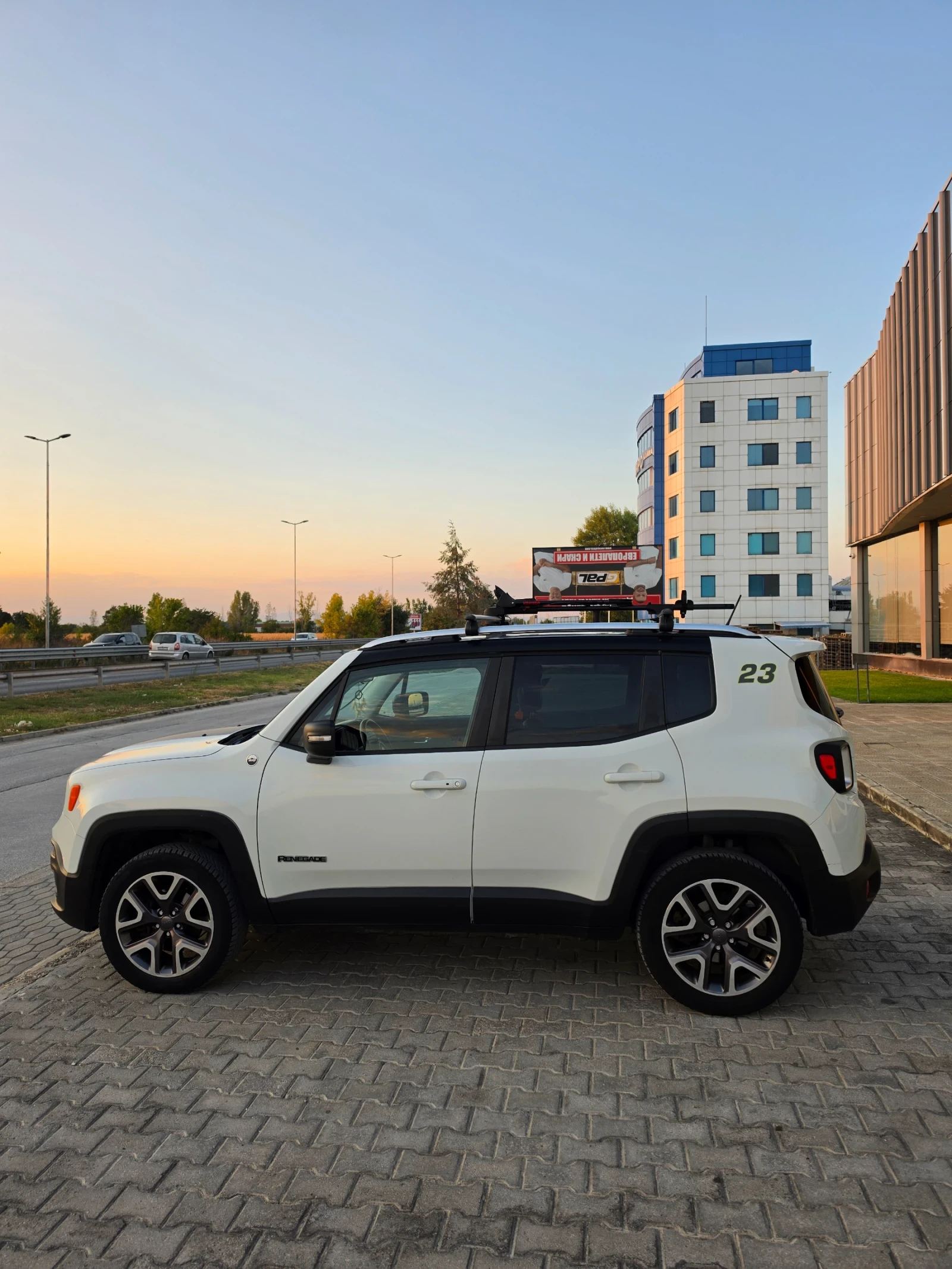 Jeep Renegade 4x4 2.0 Mjet, снимка 4 - Автомобили и джипове - 56160091