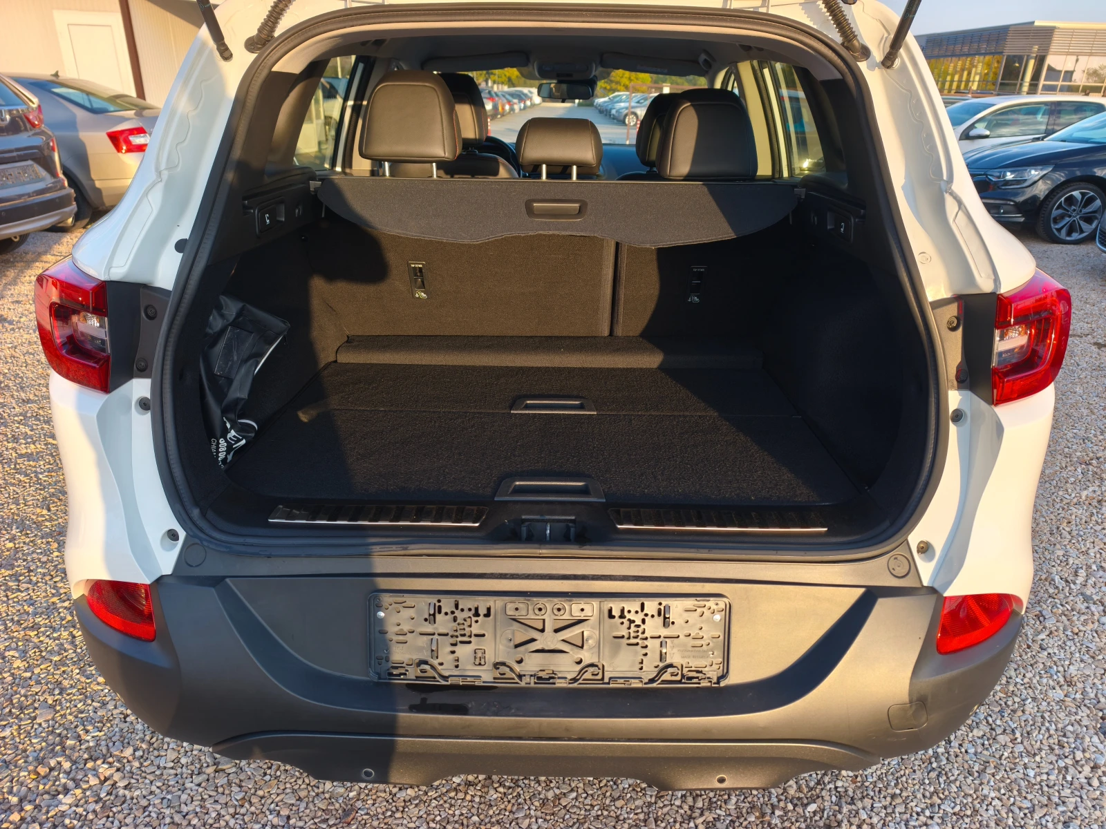 Renault Kadjar КАТО НОВА, снимка 17 - Автомобили и джипове - 56615565