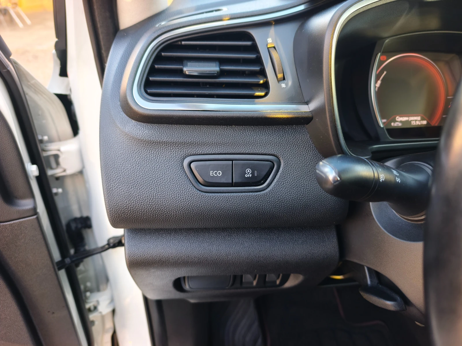 Renault Kadjar КАТО НОВА, снимка 10 - Автомобили и джипове - 56615565