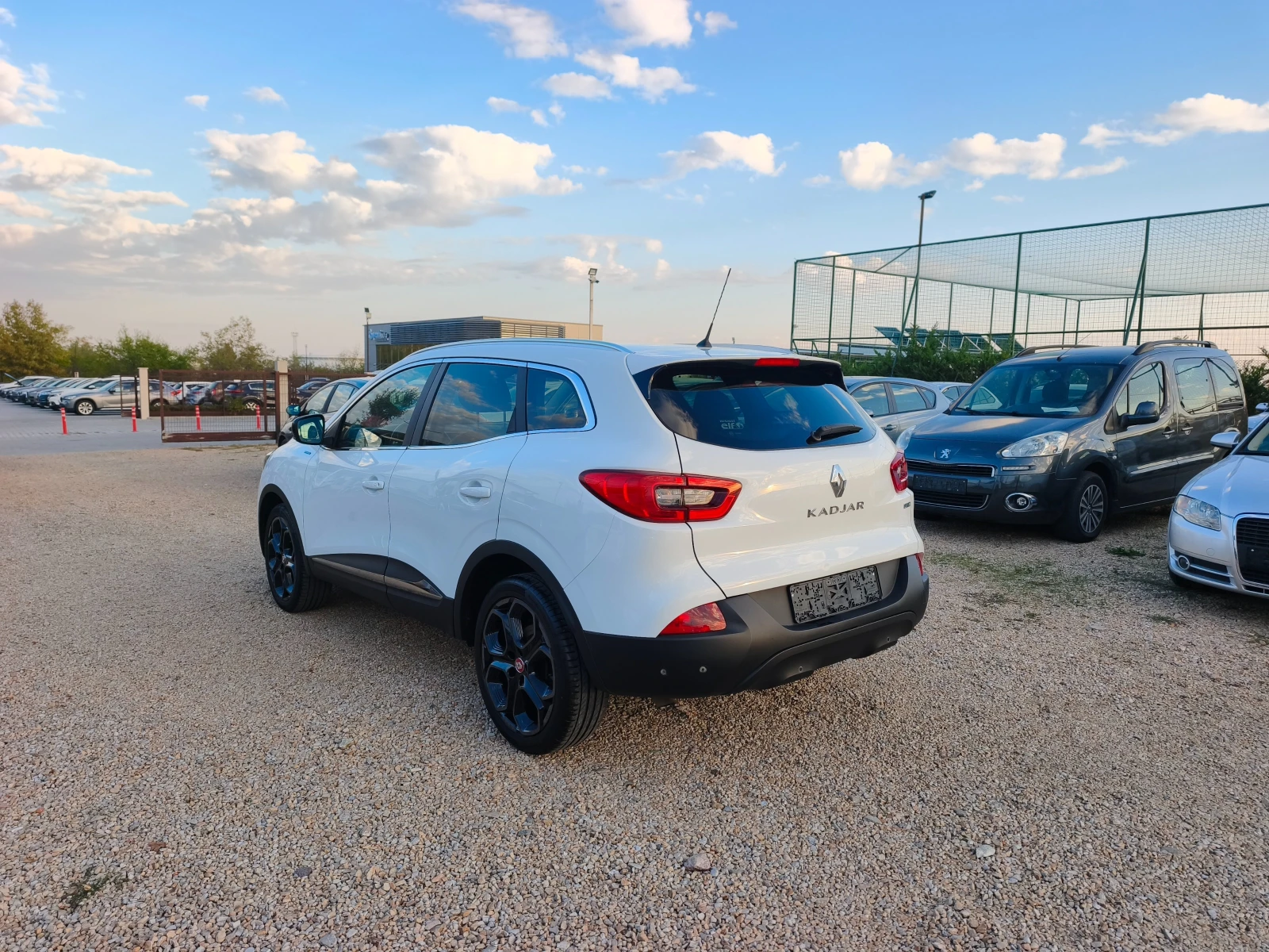 Renault Kadjar КАТО НОВА, снимка 7 - Автомобили и джипове - 56615565