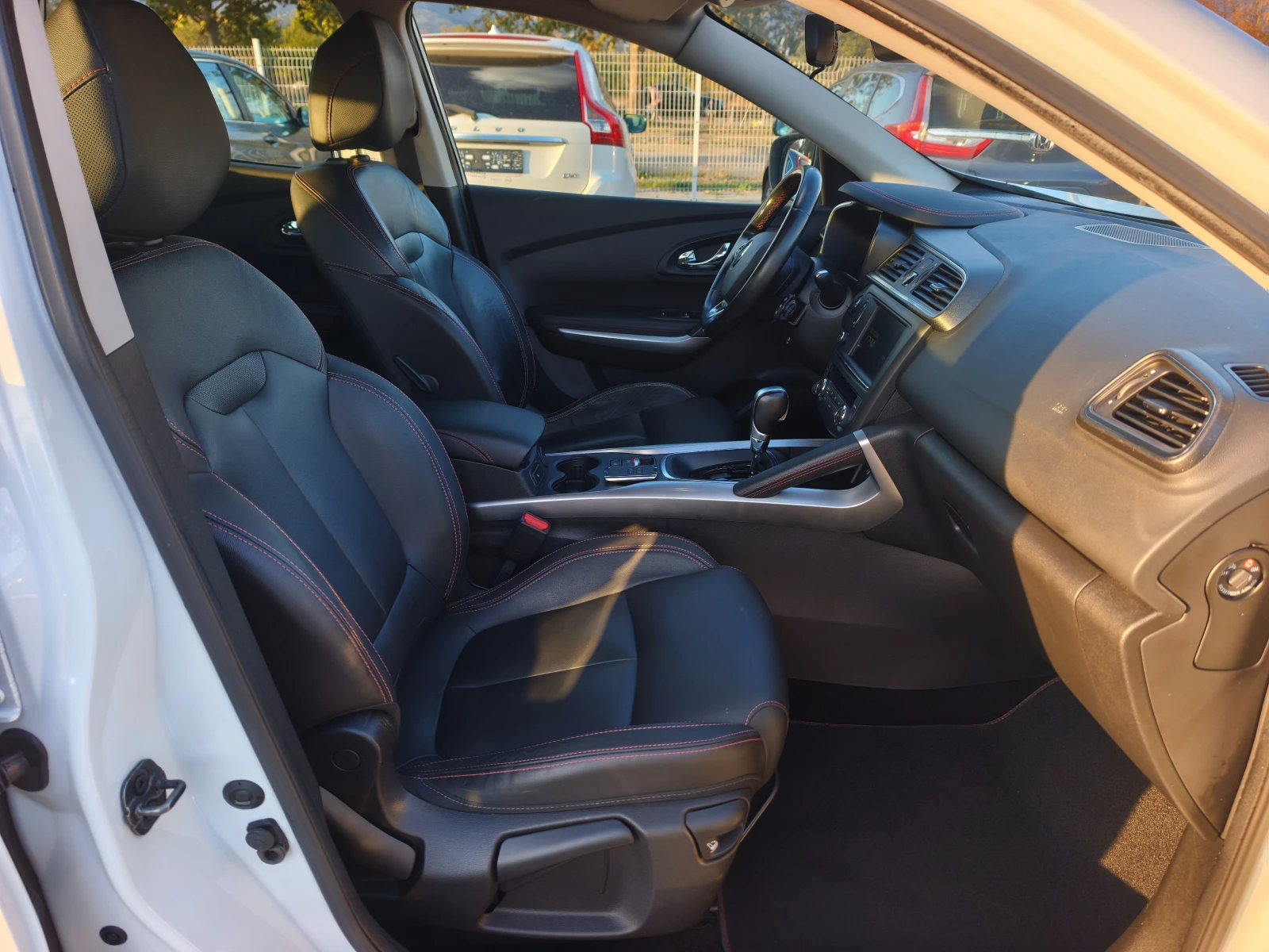 Renault Kadjar КАТО НОВА, снимка 12 - Автомобили и джипове - 56615565