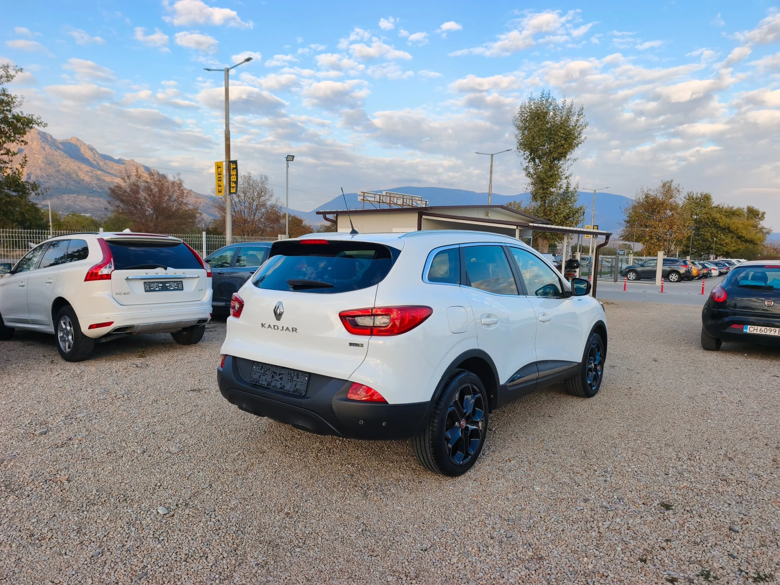 Renault Kadjar КАТО НОВА, снимка 5 - Автомобили и джипове - 56615565