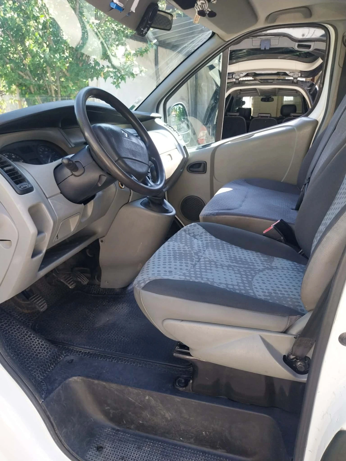 Renault Trafic 2.0 dci 115, снимка 6 - Бусове и автобуси - 55633099