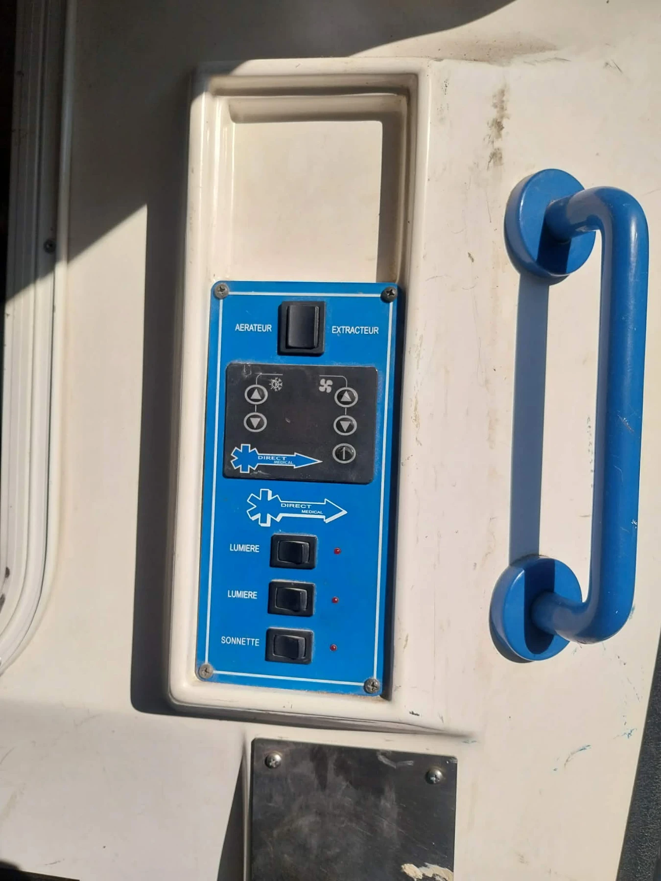 Renault Trafic 2.0 dci 115, снимка 13 - Бусове и автобуси - 55633099