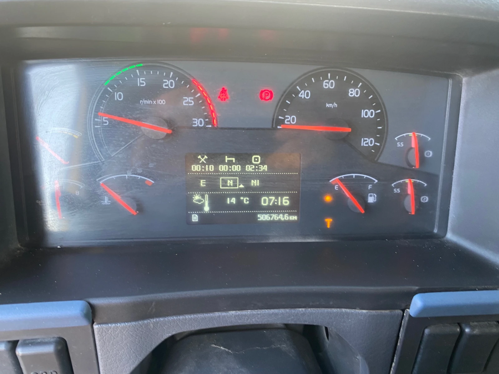 Volvo Fm 400 - Перфектен!!!, снимка 15 - Камиони - 56369807