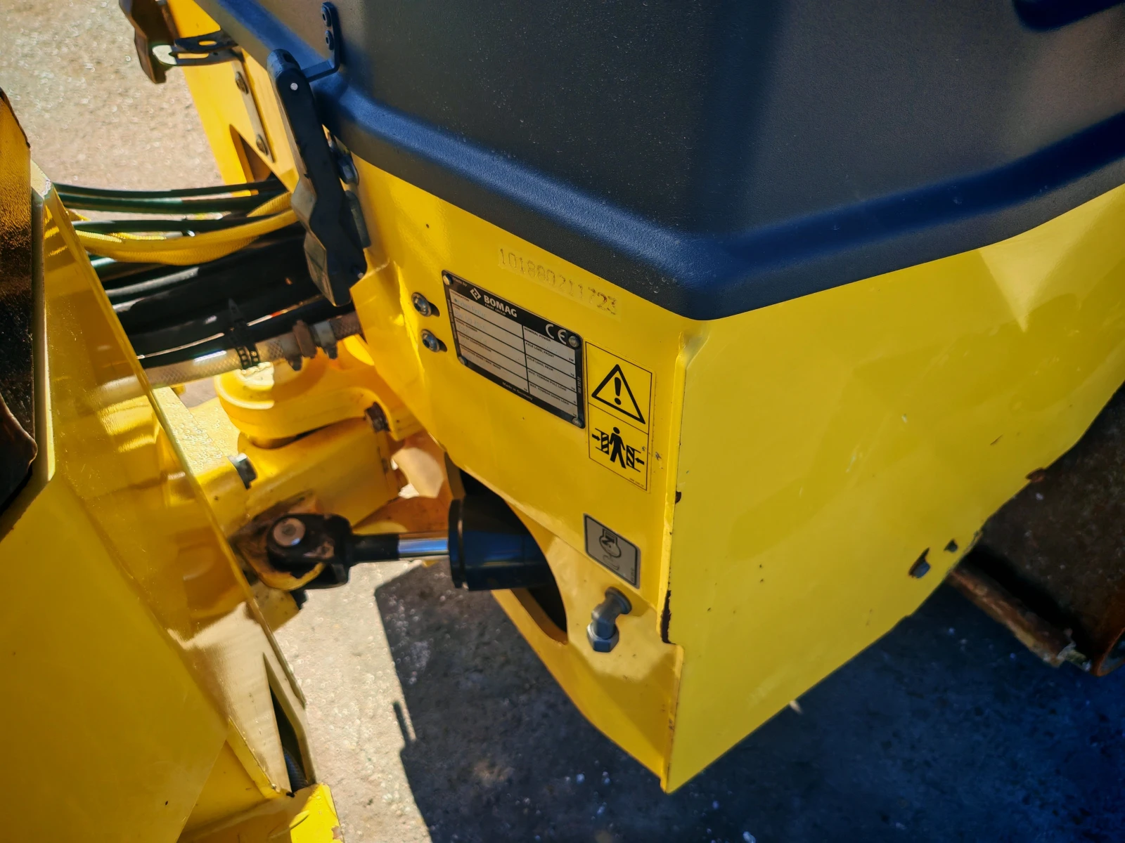 Валяк BOMAG BW 120 AD-5 - изображение 9
