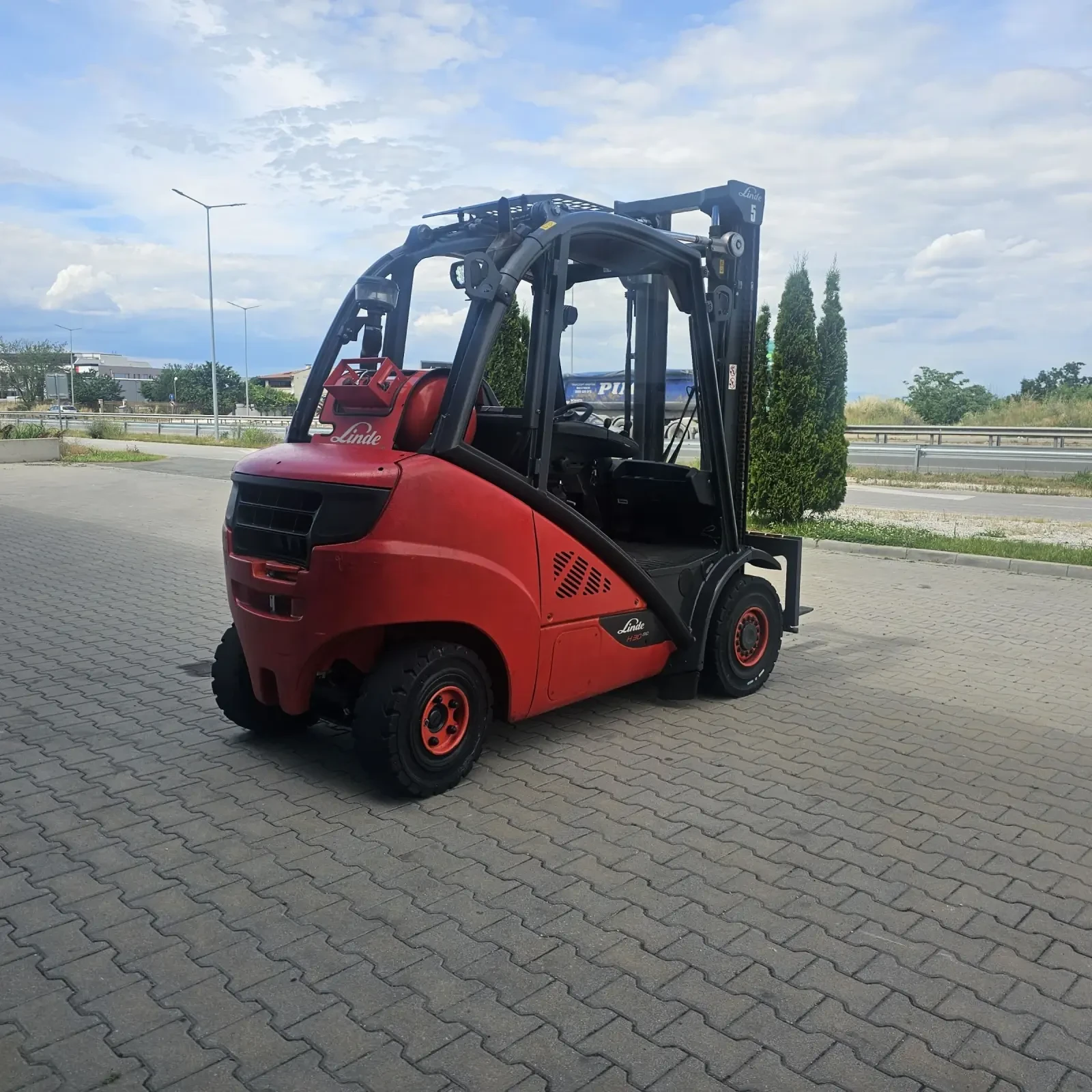 Мотокар Linde H30 EVO 2019, снимка 10 - Индустриална техника - 54356252