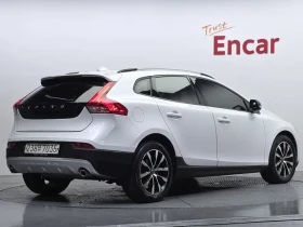 Volvo V40 Cross Country D3, снимка 2