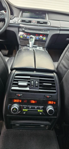 BMW 750 M 750d xdrive 381ks Full Max Lizing - 16000 € / 31293.28 лв. - 17539940 12