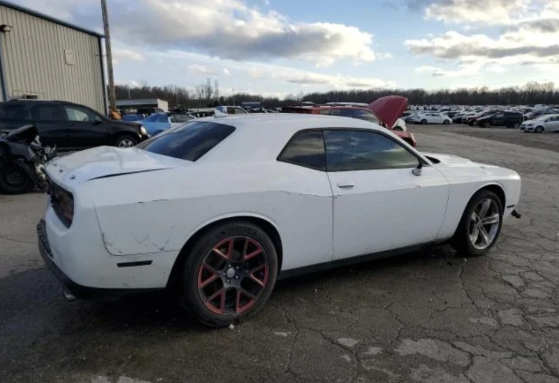 Dodge Challenger R/T, снимка 5 - Автомобили и джипове - 48811242