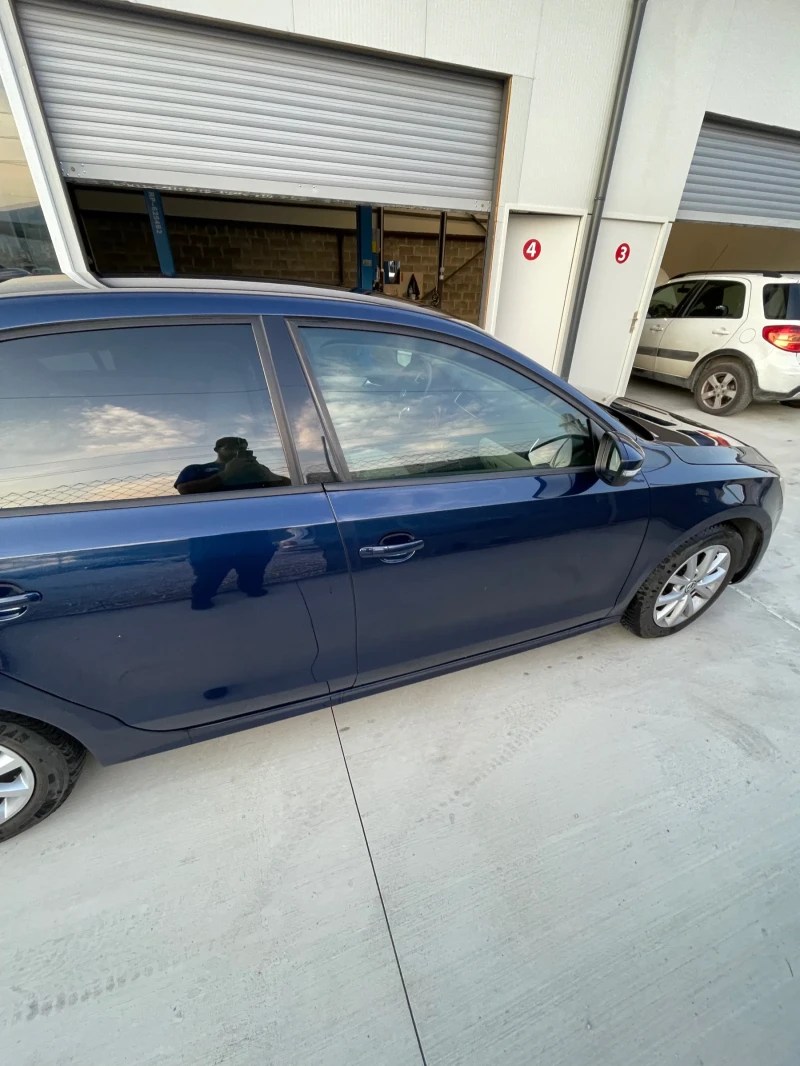 VW Jetta, снимка 4 - Автомобили и джипове - 51752115