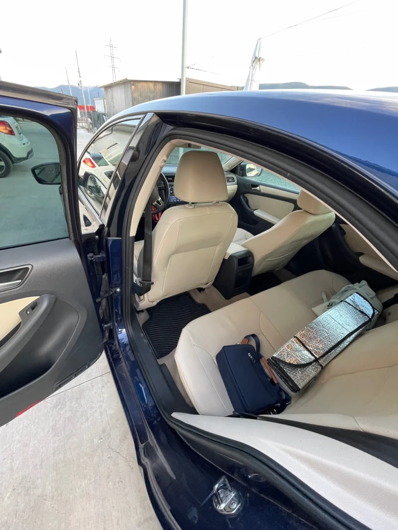 VW Jetta, снимка 6 - Автомобили и джипове - 51752115