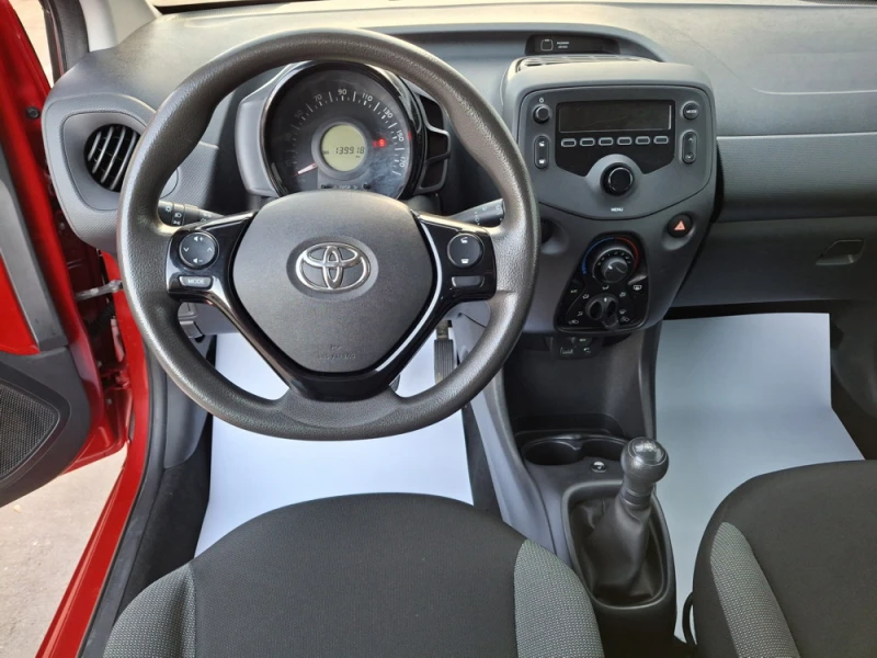 Toyota Aygo 1.0 VVT-i MT, снимка 11 - Автомобили и джипове - 52686942