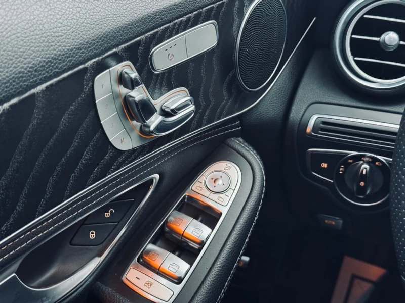 Mercedes-Benz C 300 * 4dr Sdn 4MATIC * CARFAX * ФИНАНСИРАНЕ* КУПИ СЕГА, снимка 14 - Автомобили и джипове - 52692438