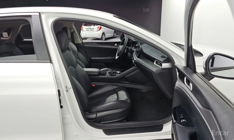 Kia K5, снимка 12 - Автомобили и джипове - 52858501