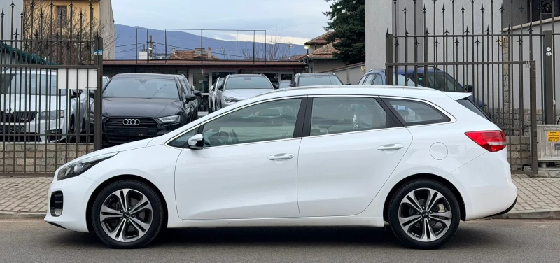 Kia Ceed 1.6D/GT-line/Автоматик/Нов внос Швейцария, снимка 6 - Автомобили и джипове - 52998537