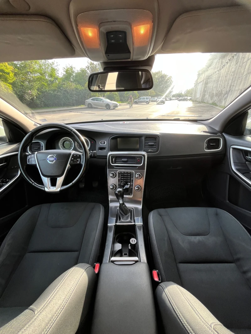 Volvo S60 В цената са нови лети джанти+ зимни гуми, снимка 11 - Автомобили и джипове - 53122115