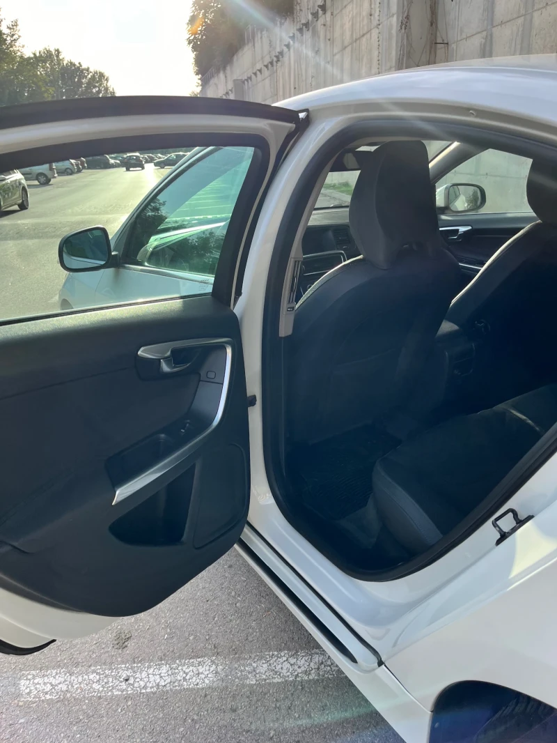 Volvo S60 В цената са нови лети джанти+ зимни гуми, снимка 12 - Автомобили и джипове - 53122115