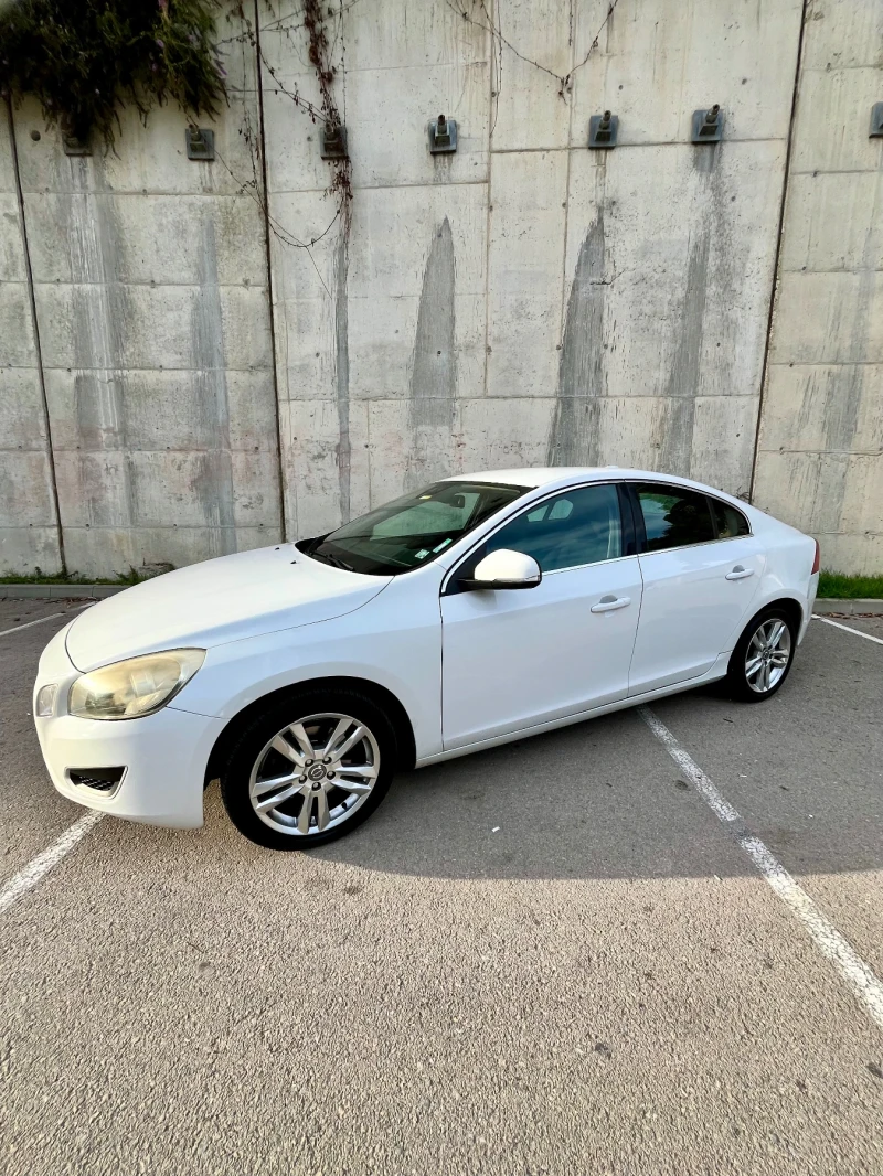 Volvo S60 В цената са нови лети джанти+ зимни гуми, снимка 2 - Автомобили и джипове - 53122115