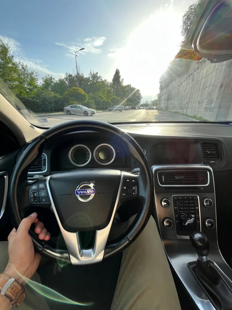 Volvo S60 В цената са нови лети джанти+ зимни гуми, снимка 5 - Автомобили и джипове - 53122115