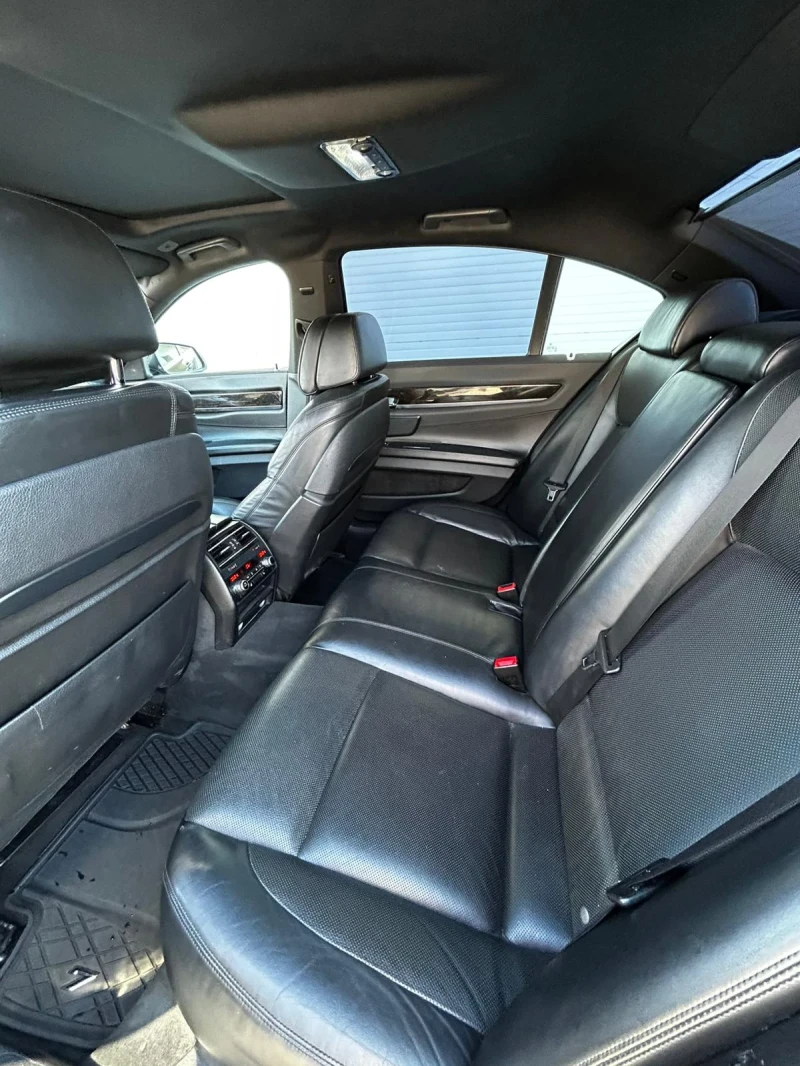 BMW 750 M 750d xdrive 381ks Full Max Lizing, снимка 8 - Автомобили и джипове - 53514742