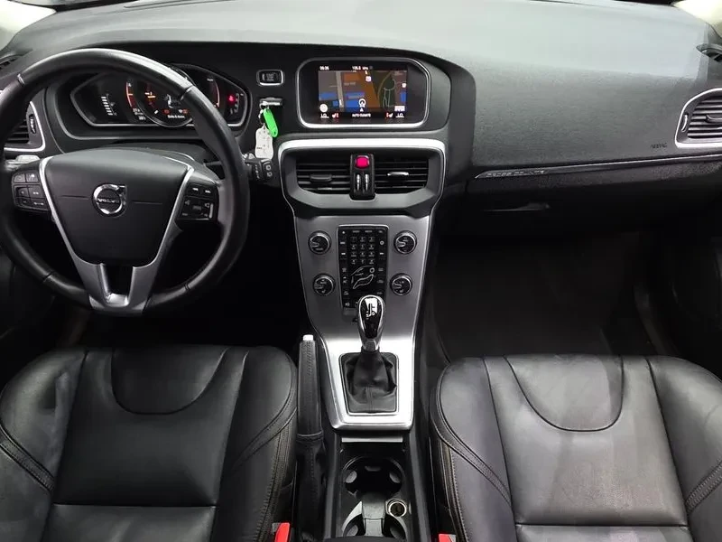 Volvo V40 Cross Country D3, снимка 7 - Автомобили и джипове - 55738123