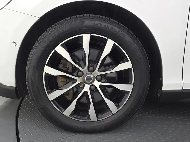 Volvo V40 Cross Country D3, снимка 5 - Автомобили и джипове - 55738123