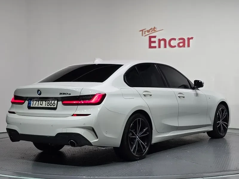 BMW 330 M Sports Hybrid - САМО 30% АВАНС, снимка 2 - Автомобили и джипове - 55991860