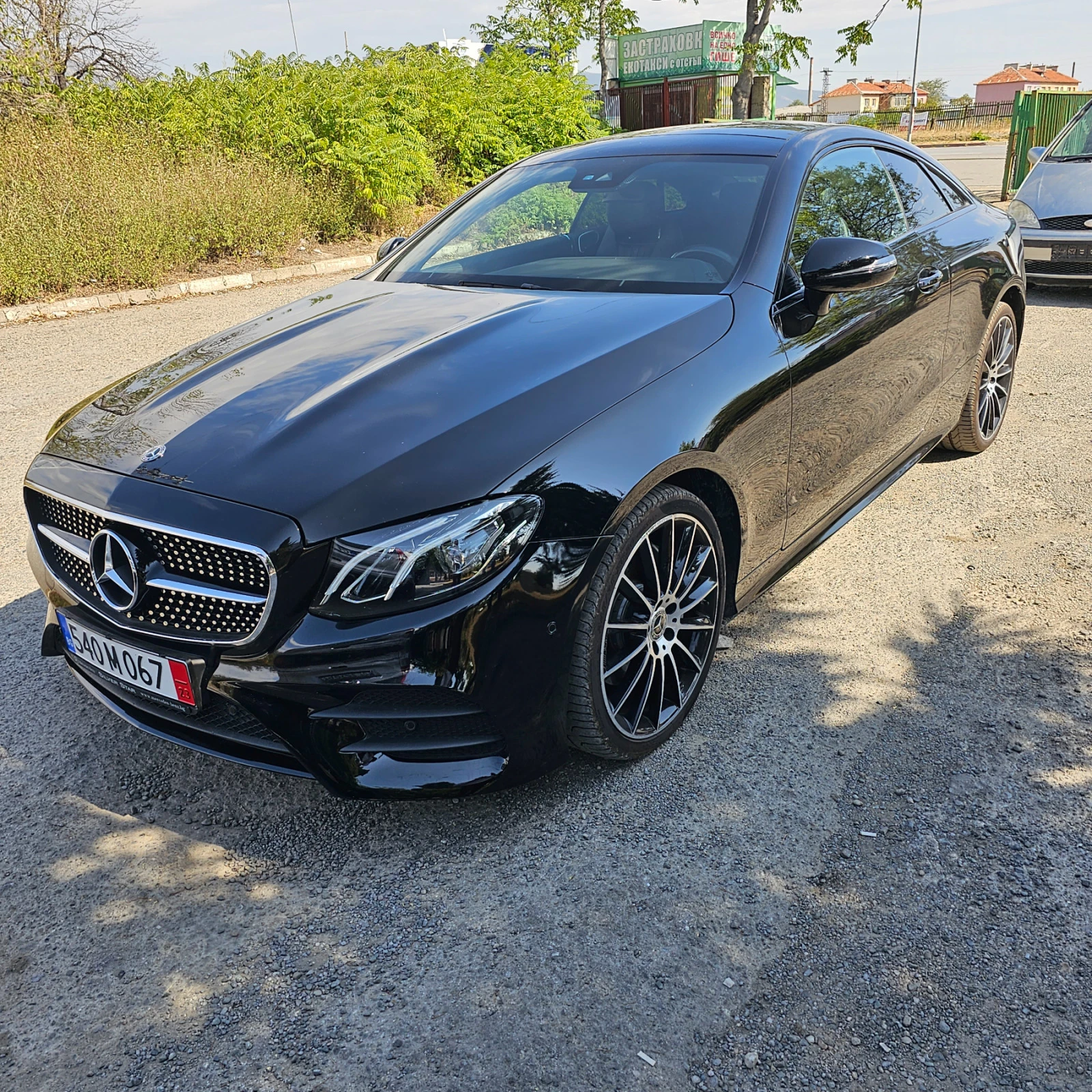 Mercedes-Benz E 220 КАТО НОВА  - изображение 2