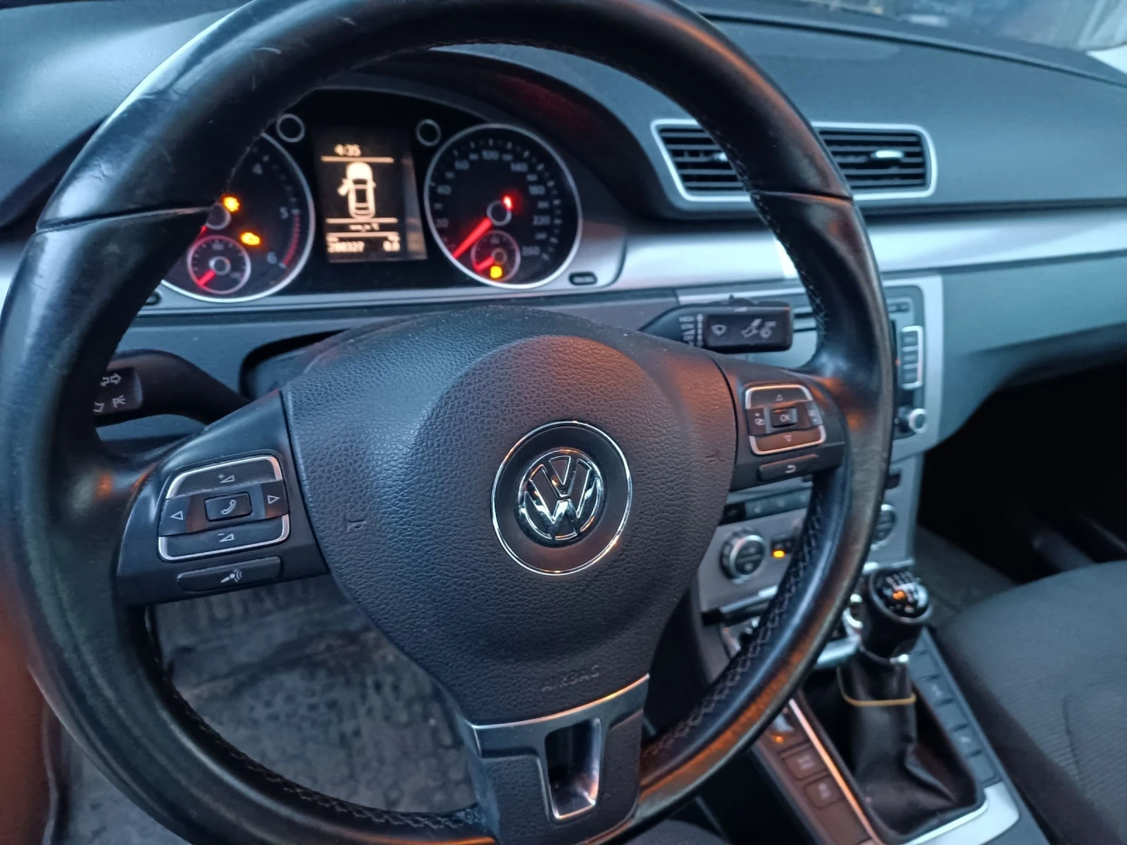 VW Passat 2.0TDI CFG 177k.c. - изображение 8