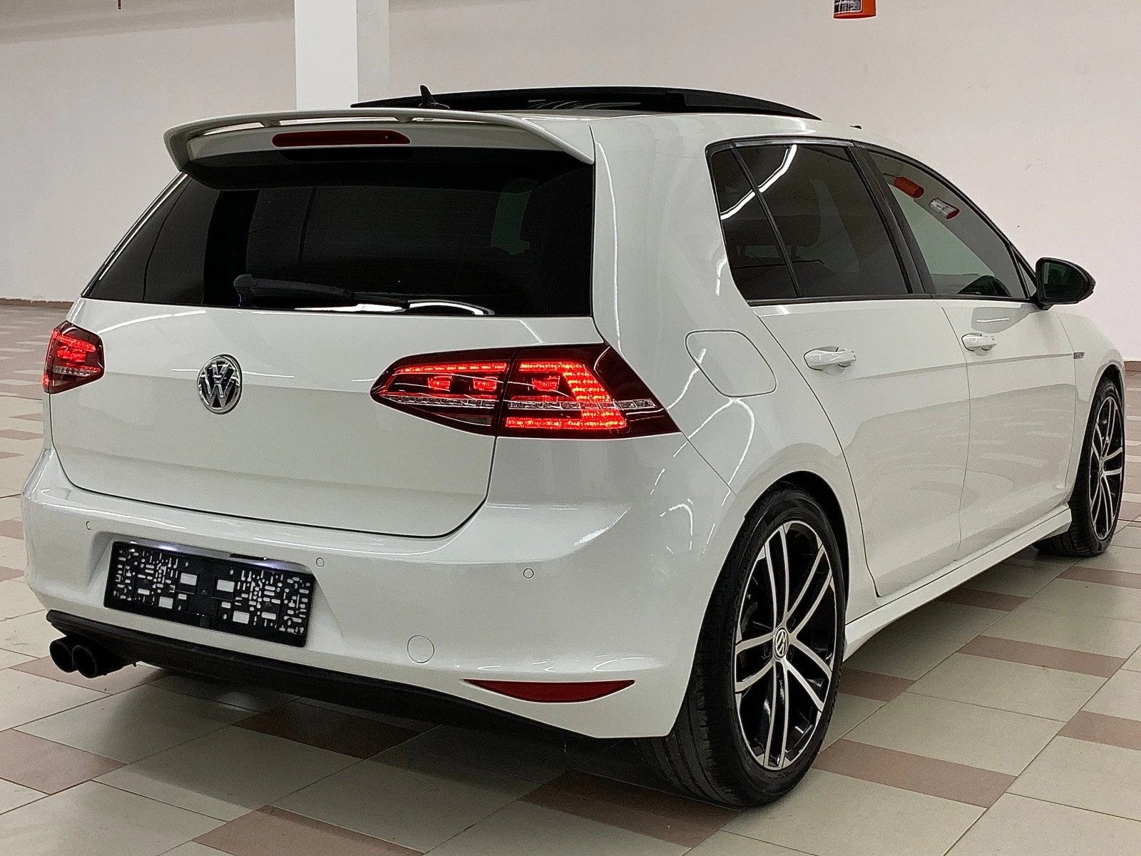 VW Golf GTD 2.0TDI * PANO* KOJA* XENON* NAVI* CAMERA* FULL - изображение 2