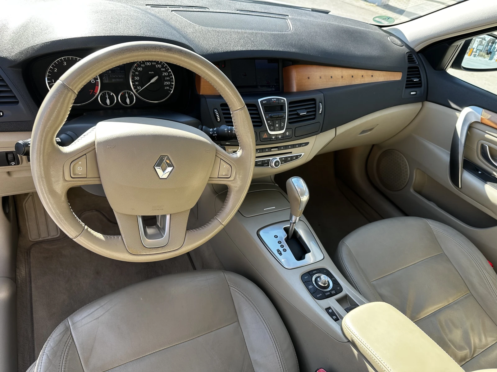 Renault Laguna Initiale 2.0 T 16V - изображение 8