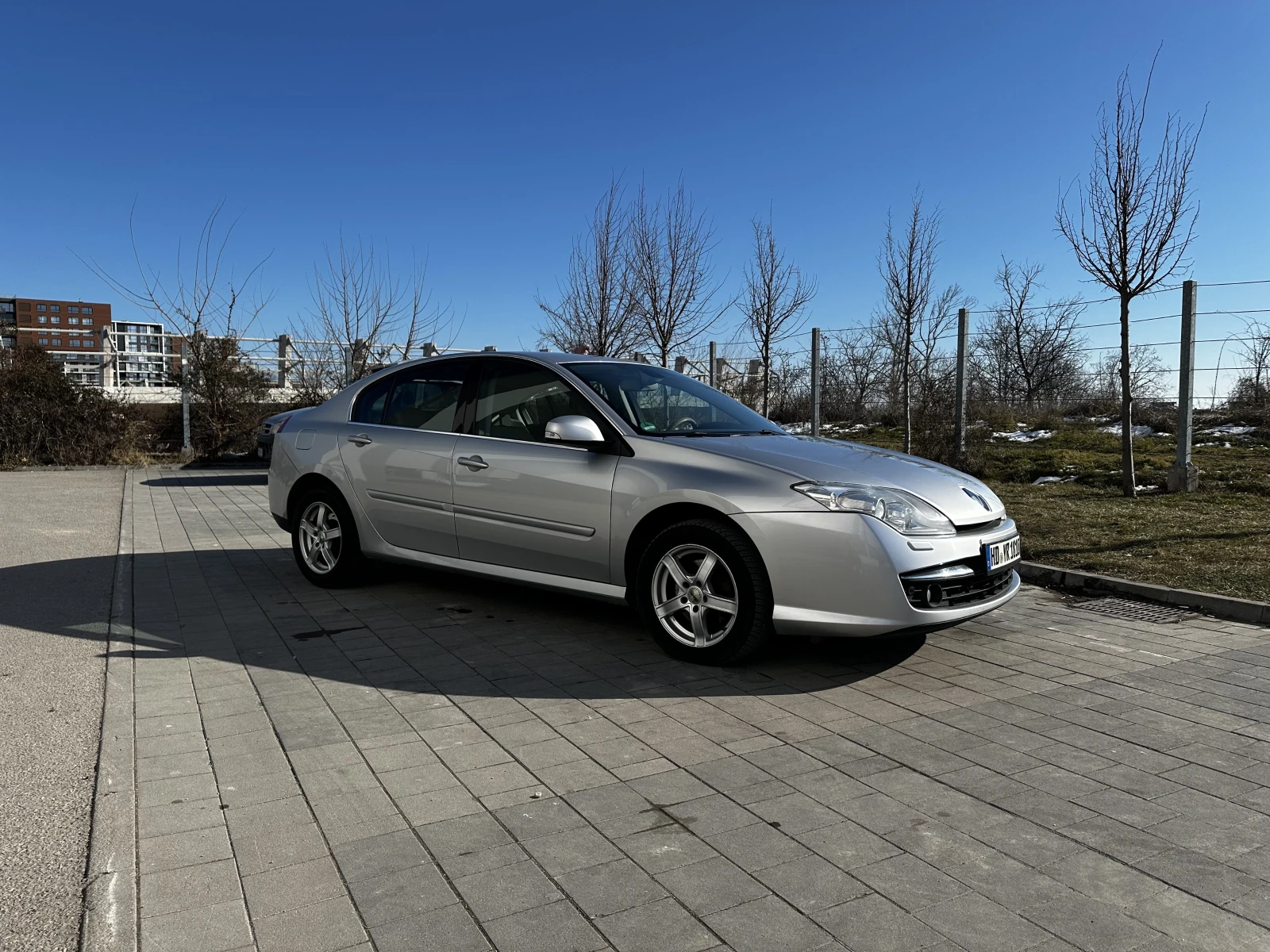 Renault Laguna Initiale 2.0 T 16V - изображение 3
