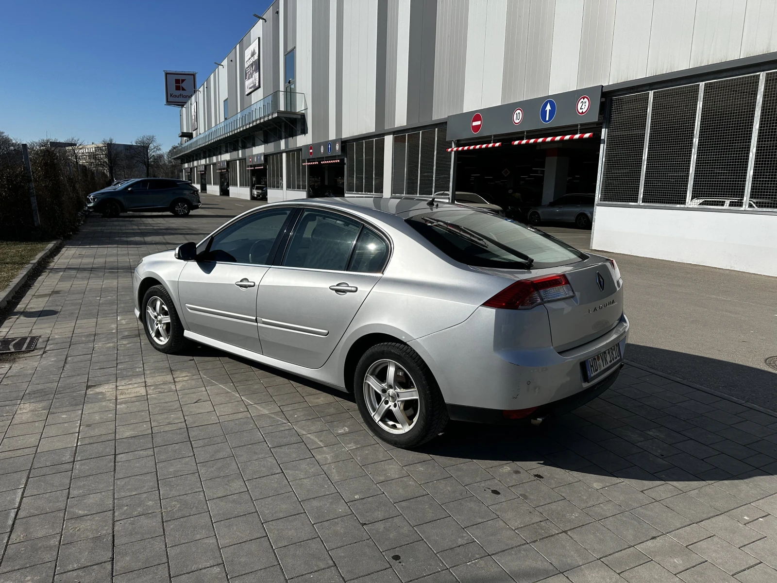 Renault Laguna Initiale 2.0 T 16V - изображение 6