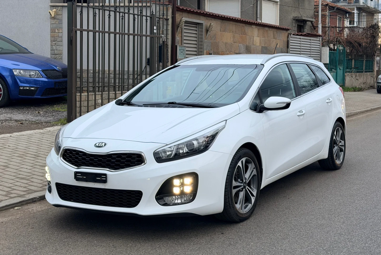 Kia Ceed 1.6D/GT-line/Автоматик/Нов внос Швейцария - изображение 7