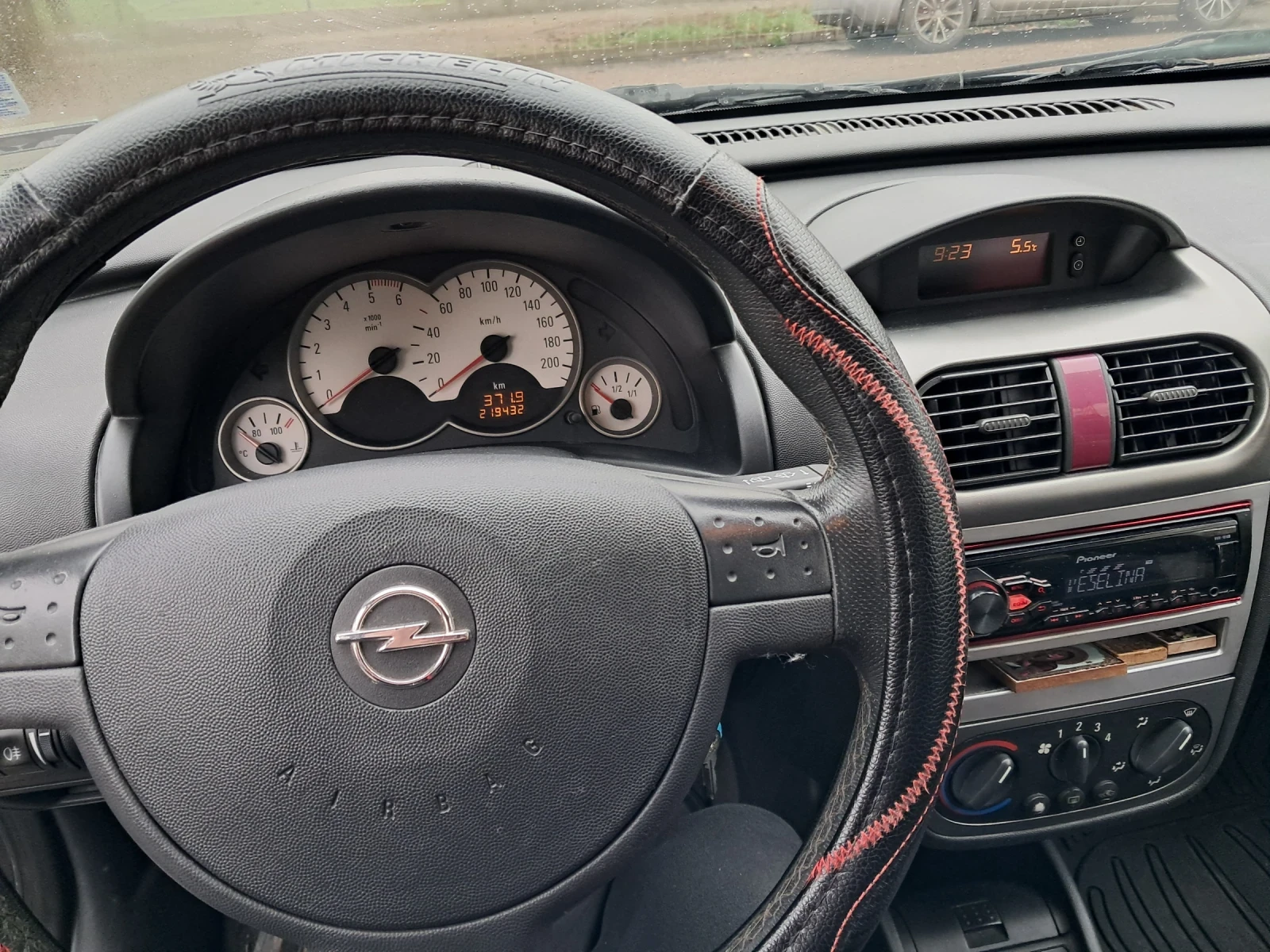 Opel Corsa  - изображение 4