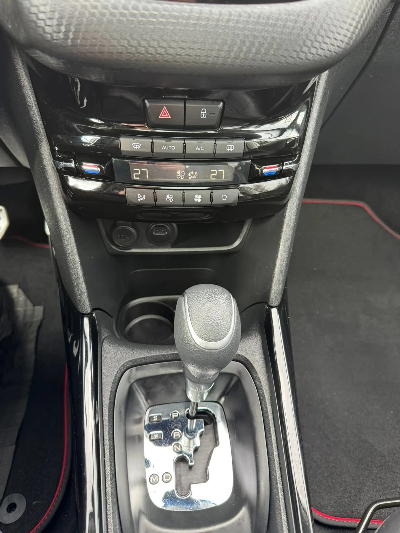 Peugeot 2008 1.2GT-Line avtomatik, Bi-Tone White/Black | Mobile.bg � ����������� 9