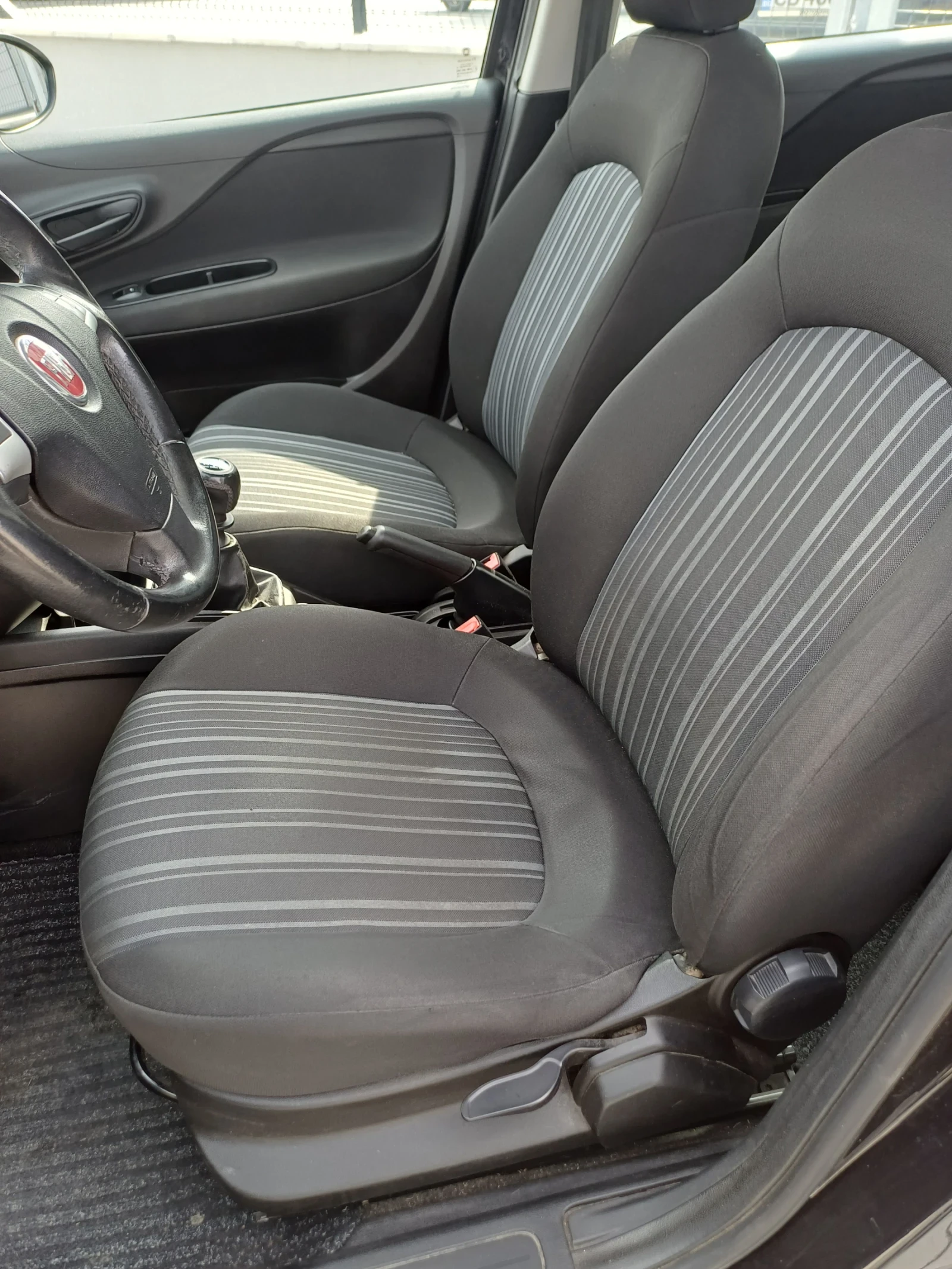 Fiat Punto GRANDE, снимка 12 - Автомобили и джипове - 54012986