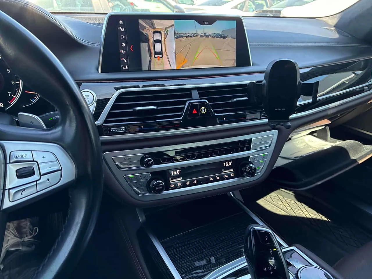 BMW 750 750i xDrive  CARFAX, снимка 9 - Автомобили и джипове - 54341223