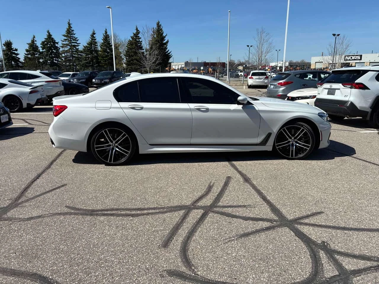 BMW 750 750i xDrive  CARFAX, снимка 3 - Автомобили и джипове - 54341223